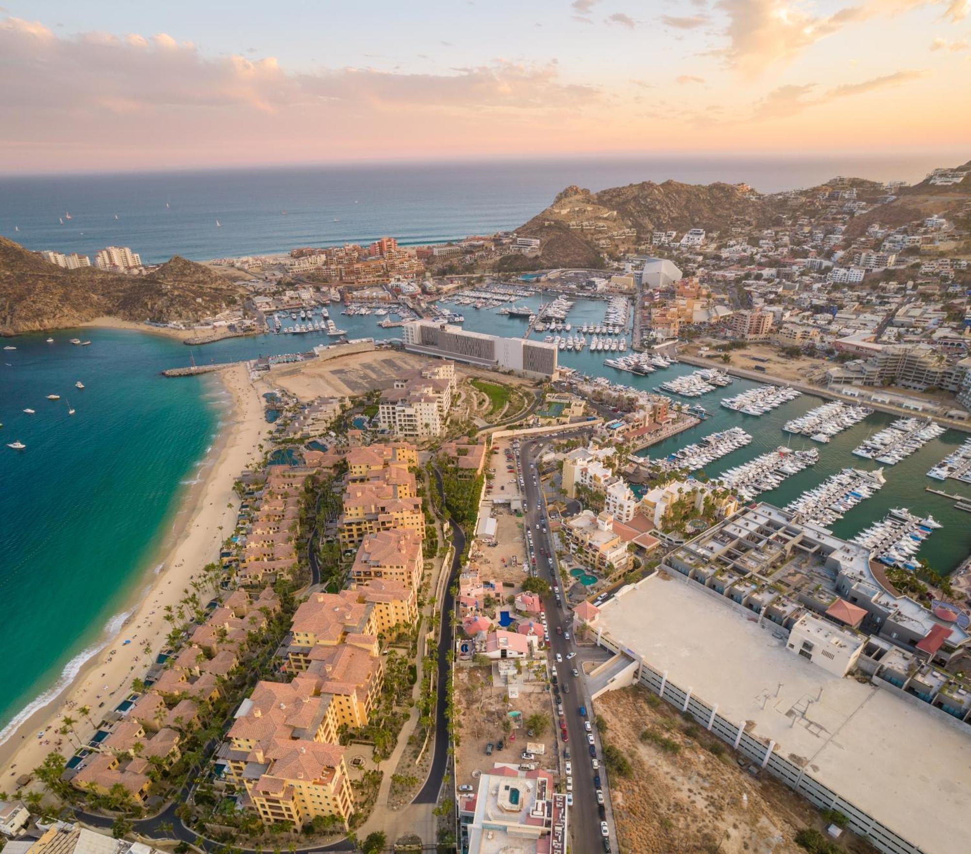 Cabo'S Hidden Gem! Steps To The Marina Or Beach Cabo San Lucas Esterno foto